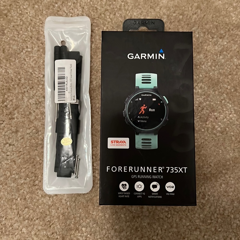 Brand New Garmin Forerunner 735XT in Blue with extra black watch strap